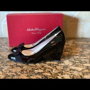 Host Pick! Black Patent Ferragamo Bow Wedges 10B